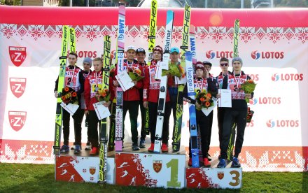 Podium konkursu drużynowego